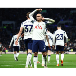 Harvey Simmons: Tornando-se gradualmente um jogador fundamental para o Tottenham Hotspur na sua busca por um lugar na Liga dos Campeões